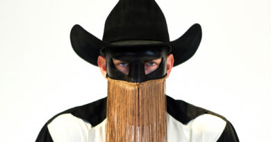 masked country singer